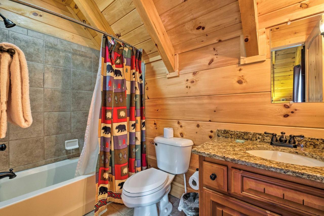 Pigeon Forge Cabin With Brand New Hot Tub And Views! Villa Sevierville Exteriör bild