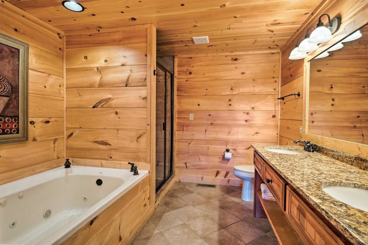 Pigeon Forge Cabin With Brand New Hot Tub And Views! Sevierville Exteriör bild