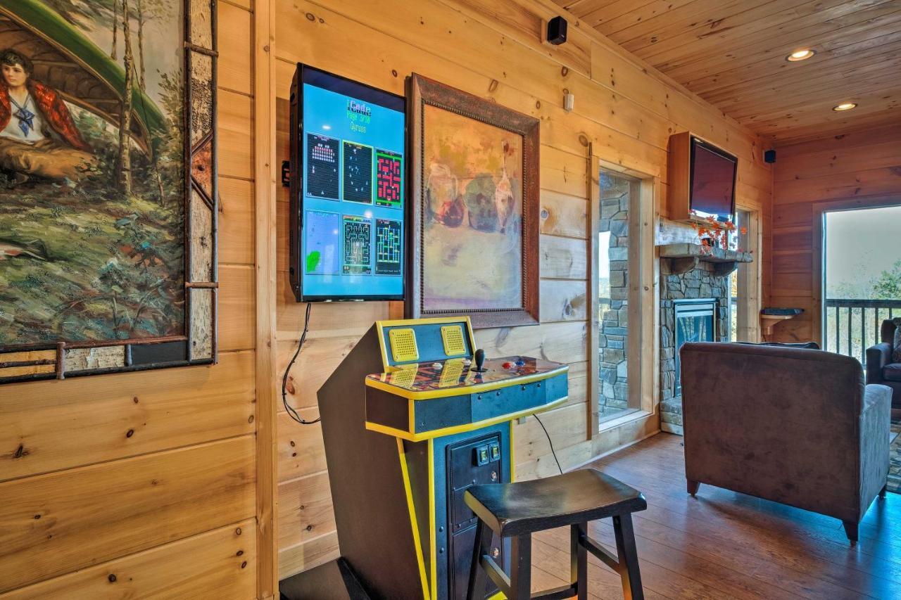 Pigeon Forge Cabin With Brand New Hot Tub And Views! Villa Sevierville Exteriör bild