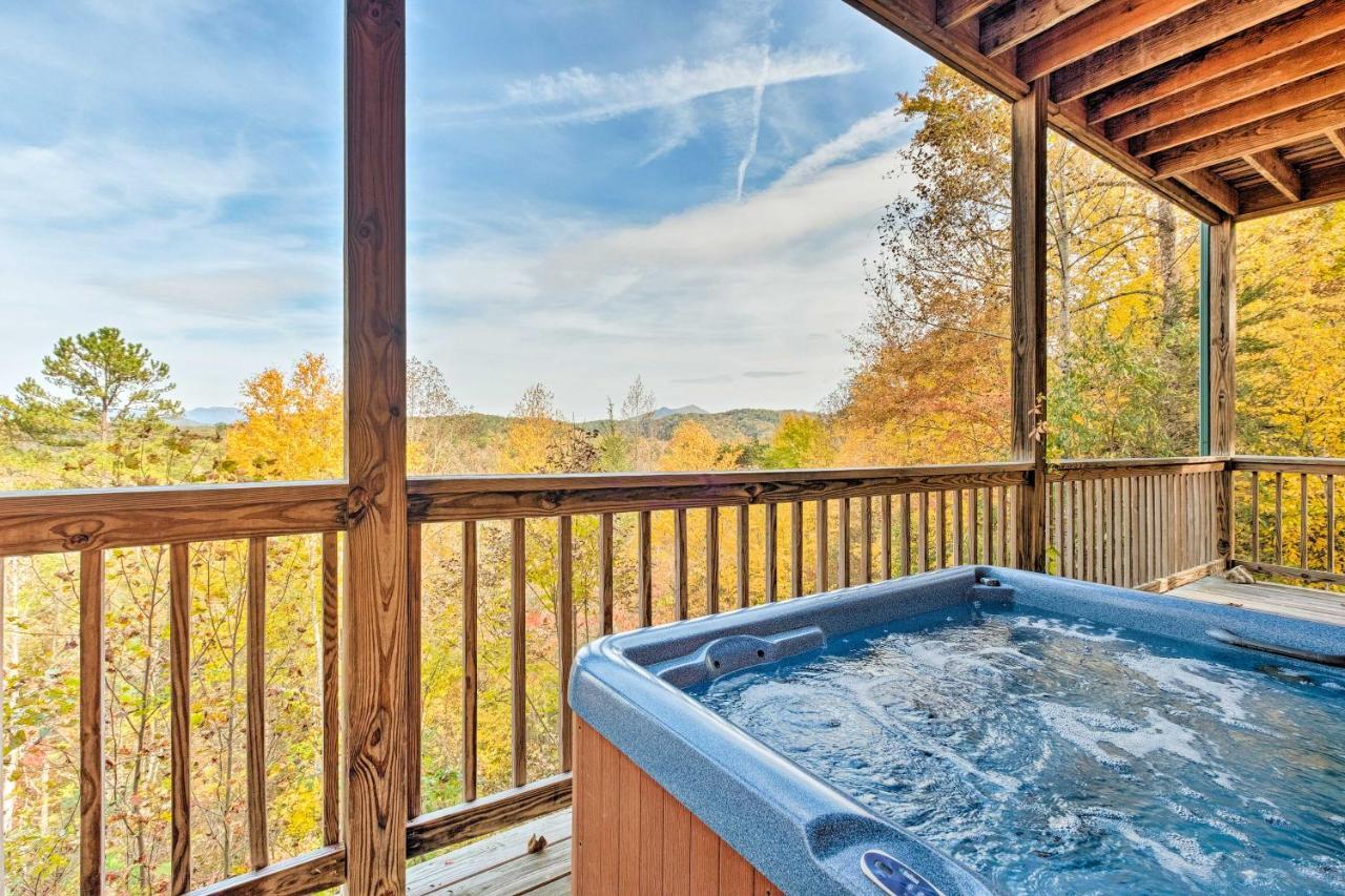 Pigeon Forge Cabin With Brand New Hot Tub And Views! Villa Sevierville Exteriör bild